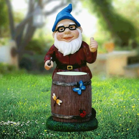 Nain de jardin avec baril