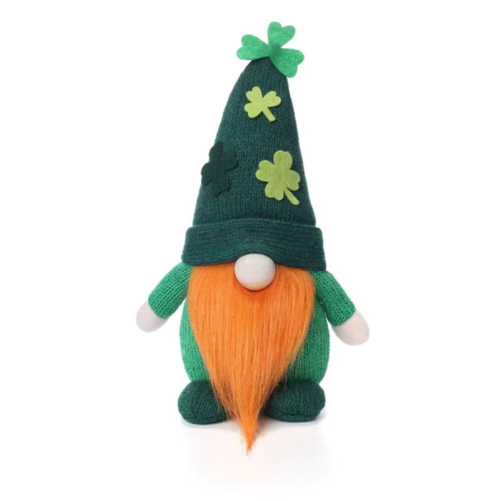 nain de jardin irlandais barbe sur fond blanc