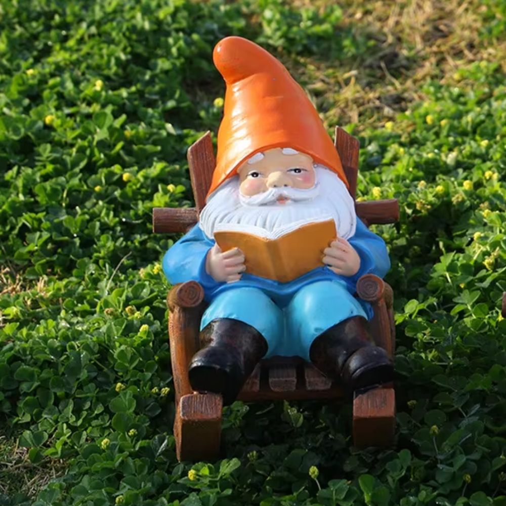 nain de jardin traditionnel bonnet orange avec veste bleu 
